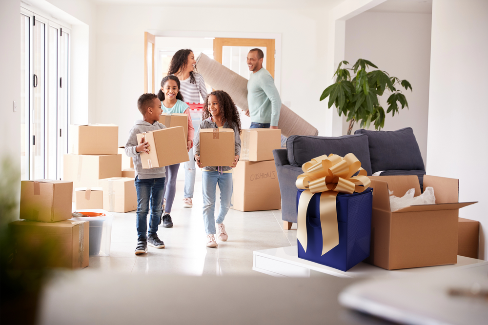 Luxe welcome home box premium move-in essentials for new homeowners and realtor gifts